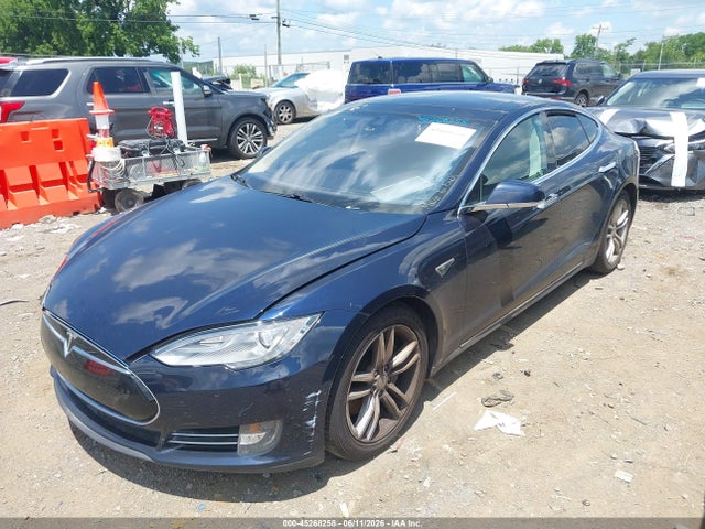 Tesla Model S P85