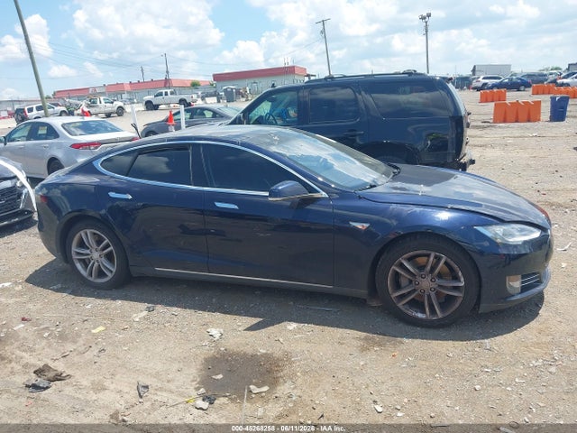 Tesla Model S P85