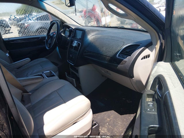 Chrysler Town & Country Touring