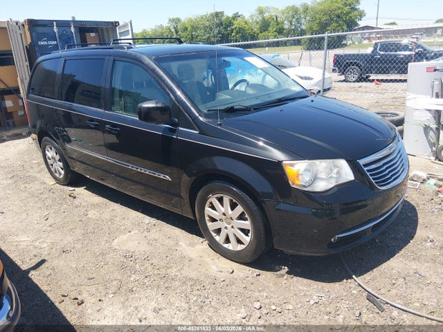 Salvage Chrysler Town & Country Image