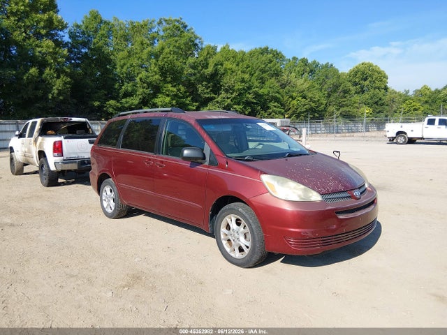 Salvage Toyota Sienna Image