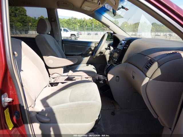 Toyota Sienna Le