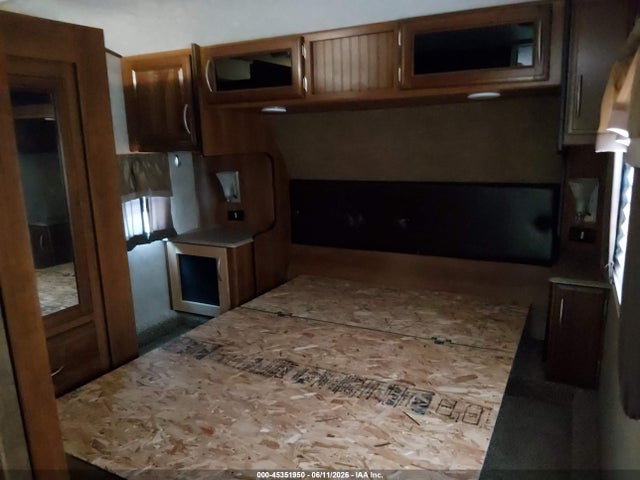 Prime Time Crusader 295rst 5th Wheel 31ft