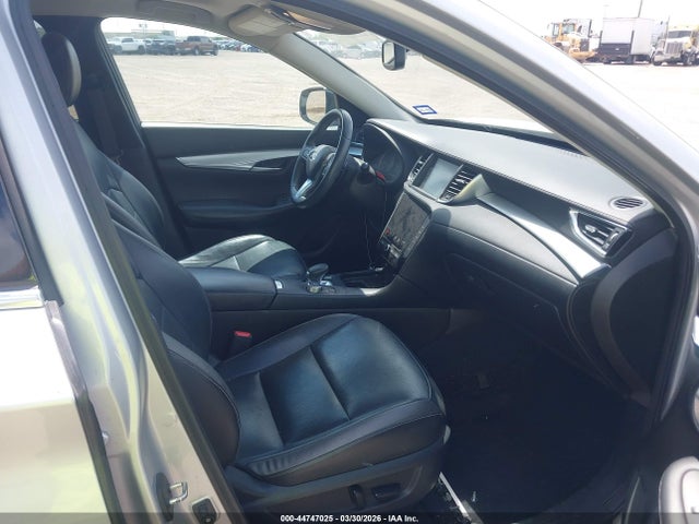 INFINITI Qx Essential