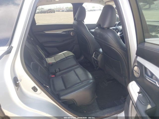 INFINITI Qx Essential