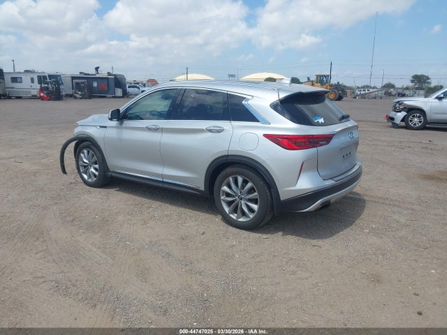 INFINITI Qx Essential