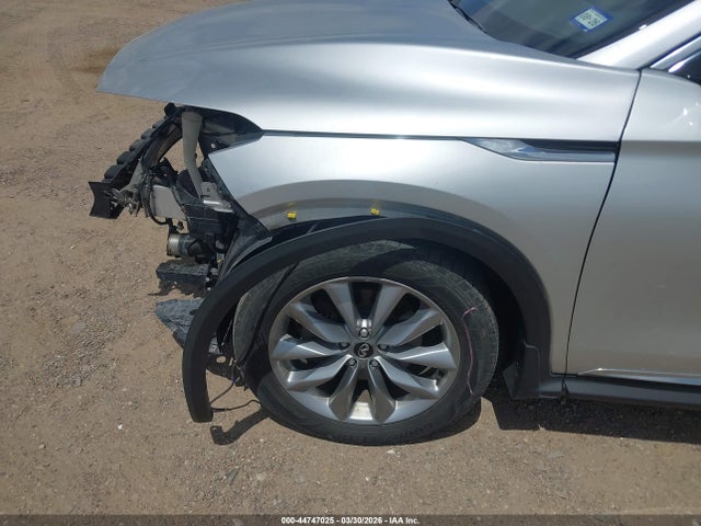 INFINITI Qx Essential