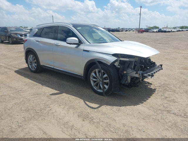 Salvage INFINITI Qx Image