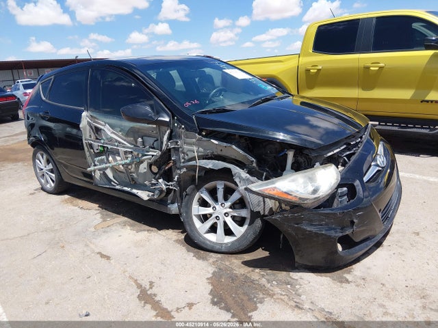 Salvage Hyundai ACCENT Image