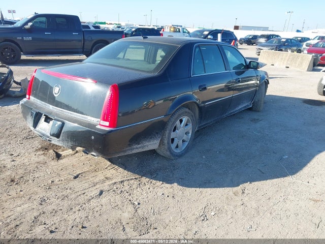 Cadillac DTS Standard