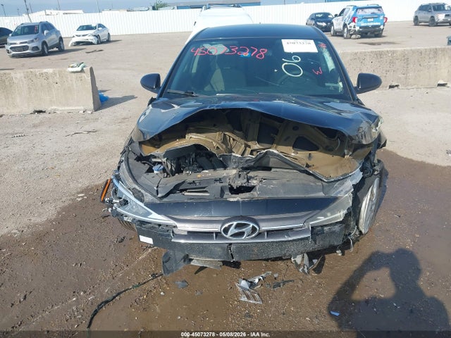 Hyundai ELANTRA Sel