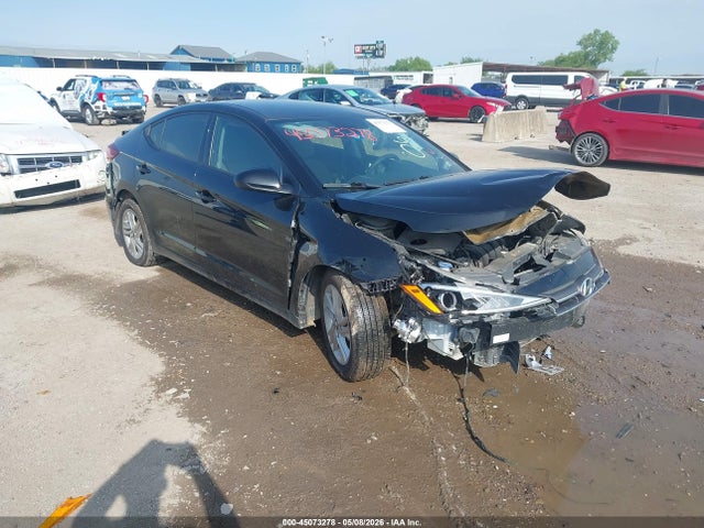 Salvage Hyundai ELANTRA Image