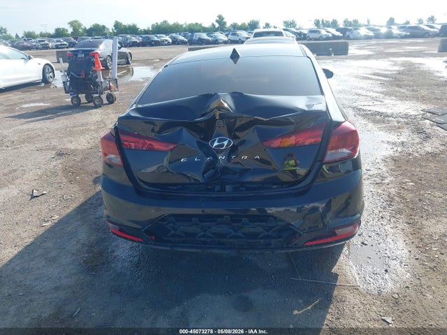 Hyundai ELANTRA Sel
