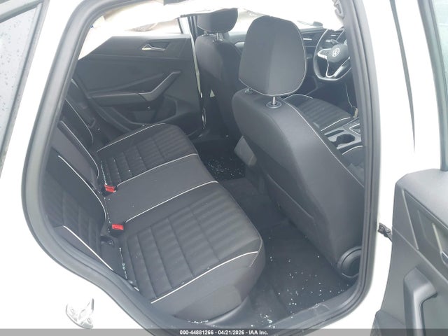 Volkswagen Jetta 1.5t Sport