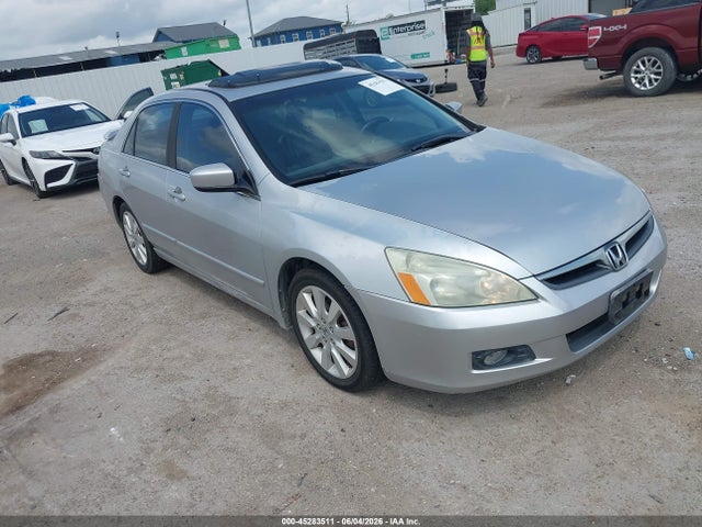 Salvage Honda Accord Image