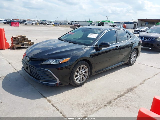Toyota Camry Le