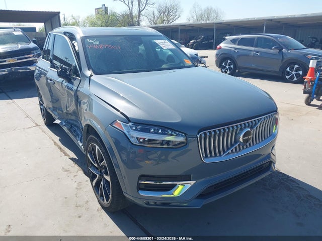 Salvage Volvo XC90 Image