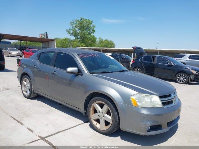 Salvage Dodge Avenger Image