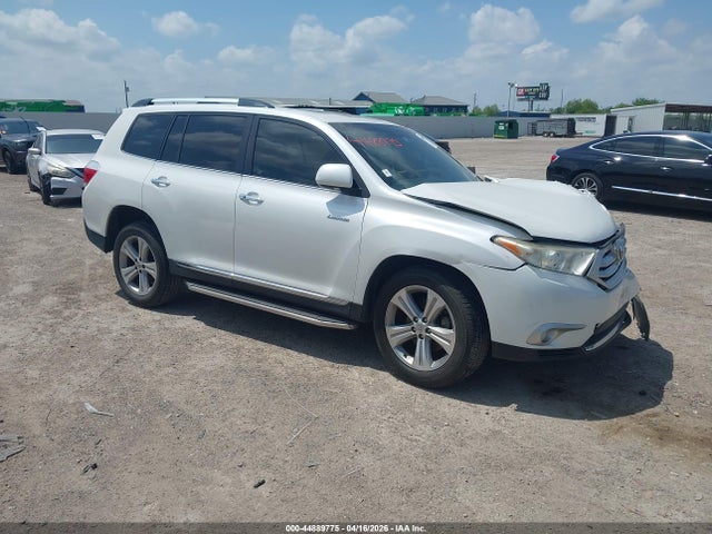 Salvage Toyota Highlander Image