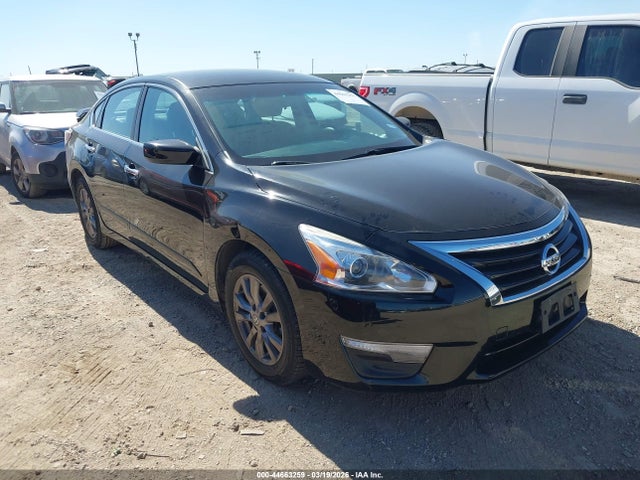 Salvage Nissan Altima Image
