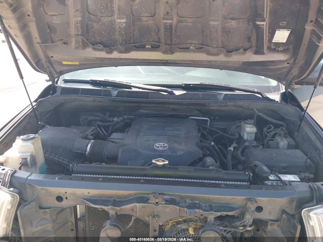 Toyota Sequoia Sr5 5.7l V8