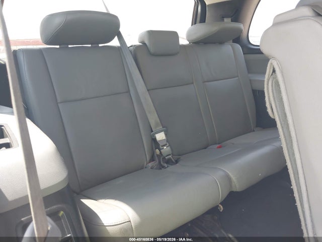 Toyota Sequoia Sr5 5.7l V8