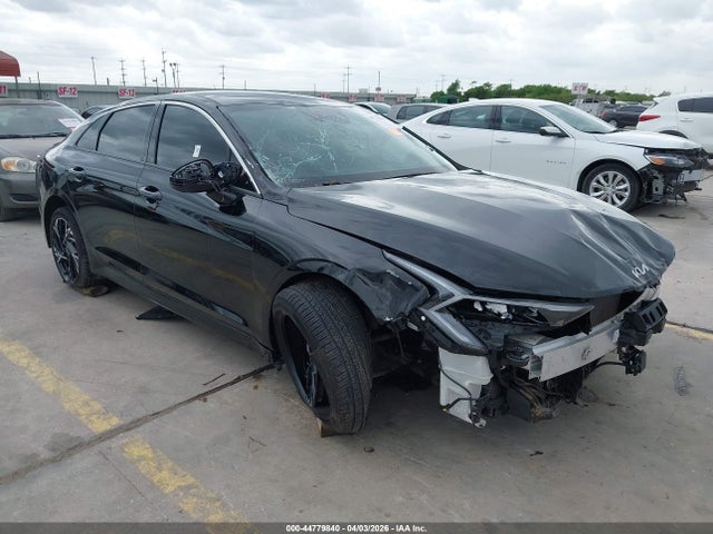 Salvage Kia K5 Image