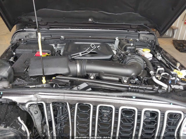 Jeep Wrangler 4-door Sahara 4x4