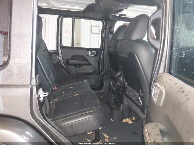 Jeep Wrangler 4-door Sahara 4x4