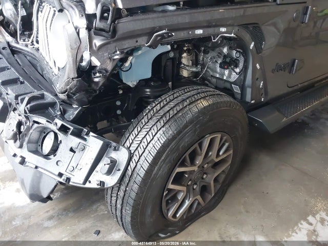 Jeep Wrangler 4-door Sahara 4x4