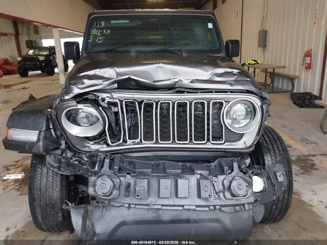 Jeep Wrangler 4-door Sahara 4x4