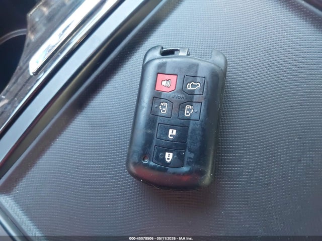 Toyota Sienna Xle Premium 8 Passenger