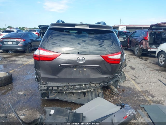 Toyota Sienna Xle Premium 8 Passenger
