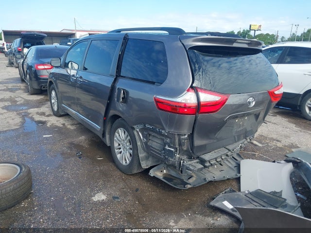 Toyota Sienna Xle Premium 8 Passenger