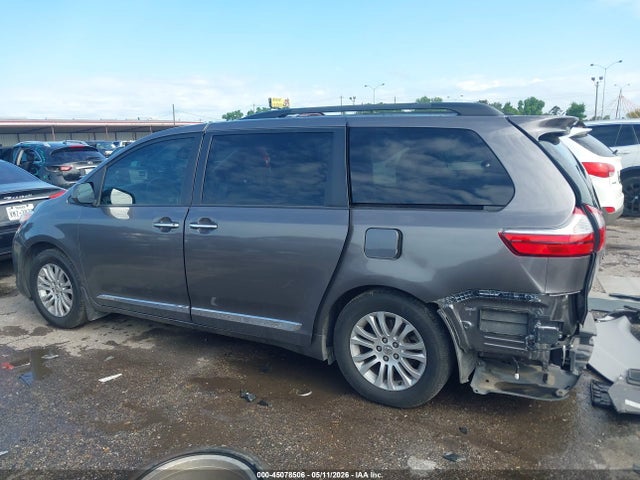 Toyota Sienna Xle Premium 8 Passenger
