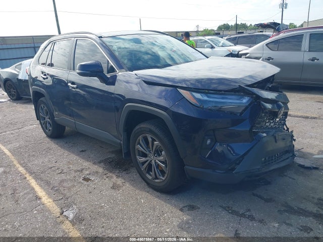 Salvage Toyota RAV4 Image