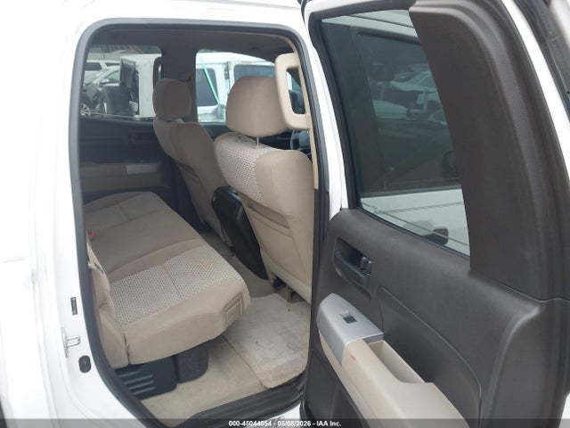 Toyota Tundra Sr5 V8