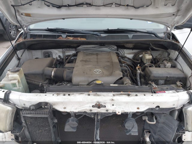 Toyota Tundra Sr5 V8