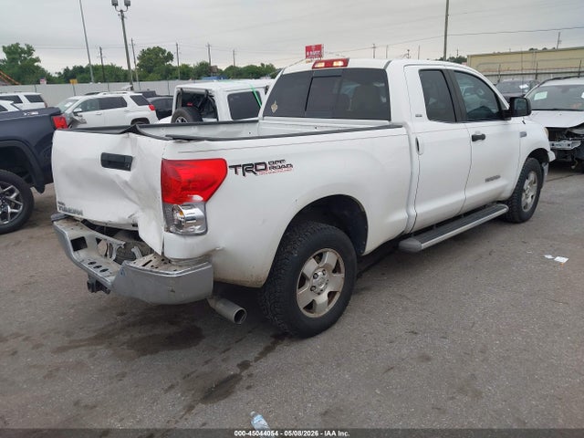 Toyota Tundra Sr5 V8