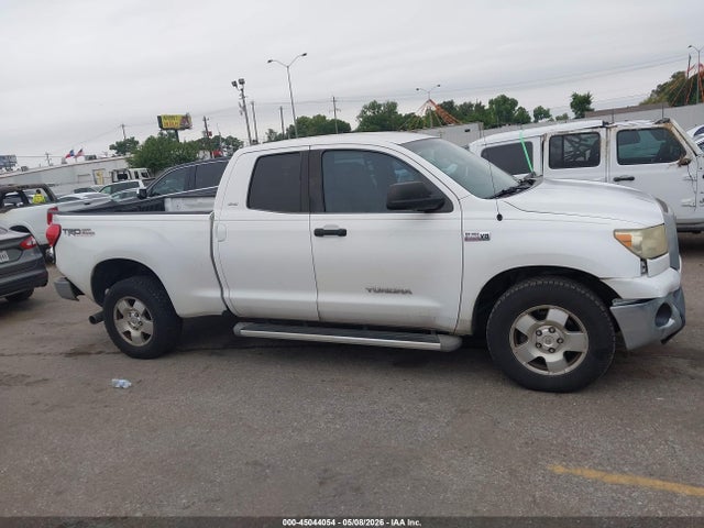 Toyota Tundra Sr5 V8