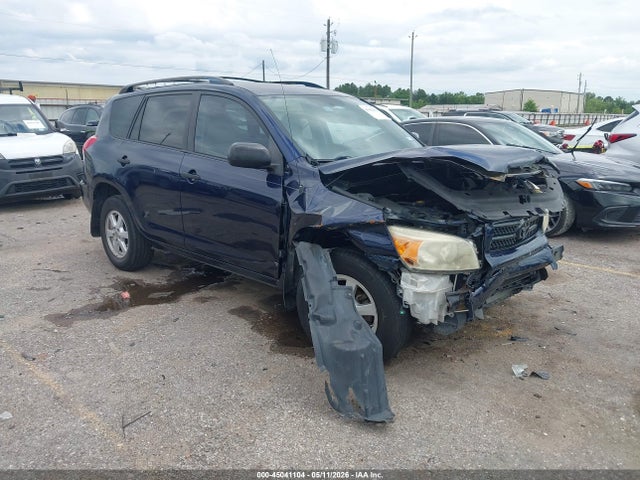 Salvage Toyota RAV4 Image