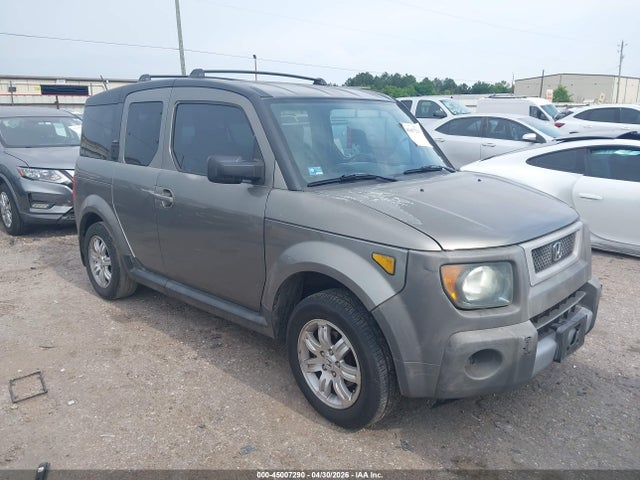 Salvage Honda Element Image