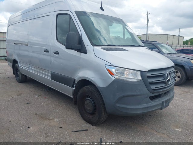 Salvage Mercedes-Benz Sprinter 3500 Image