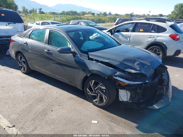 Salvage Hyundai ELANTRA Image