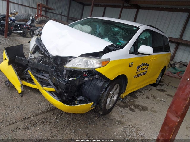 Toyota Sienna Le 8 Passenger