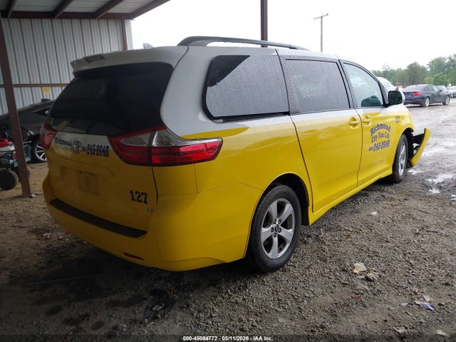 Toyota Sienna Le 8 Passenger