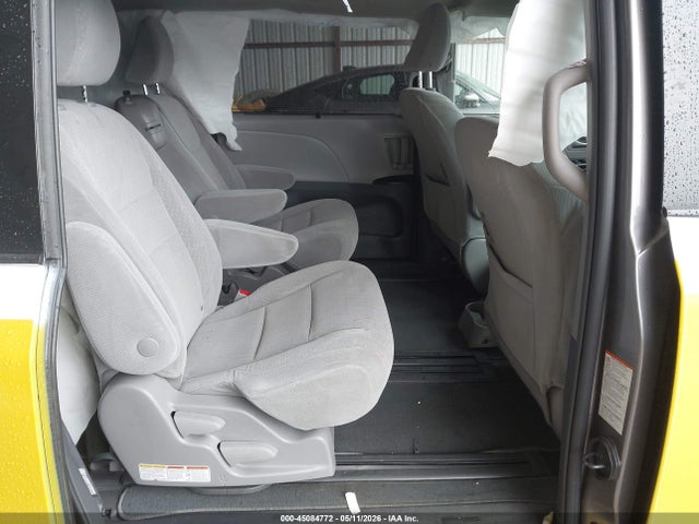 Toyota Sienna Le 8 Passenger