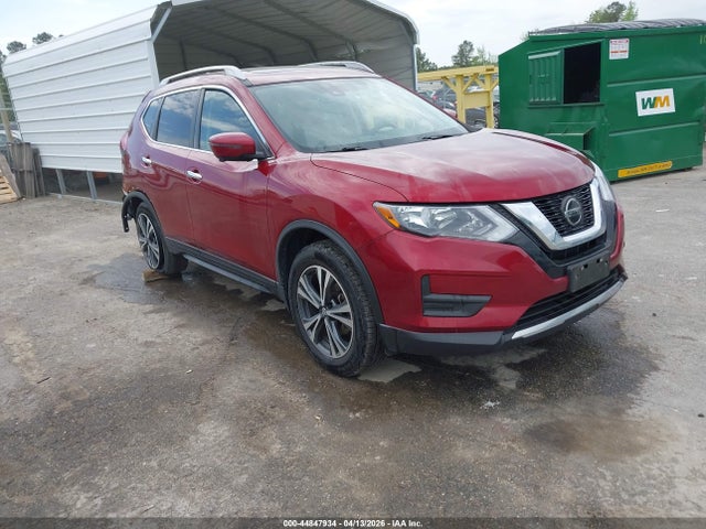 Salvage Nissan Rogue Image
