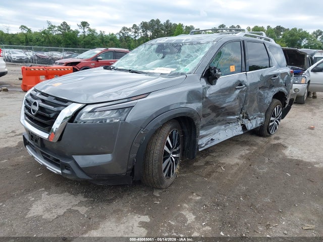 Nissan Pathfinder Platinum 4wd