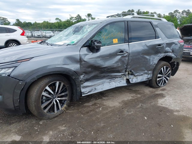 Nissan Pathfinder Platinum 4wd
